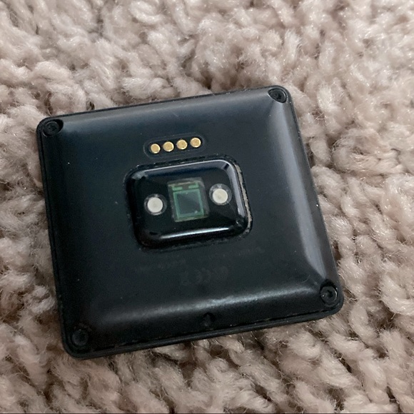 Fit Bit Blaze - compatible with iPhone and other brand. - Picture 2 of 5